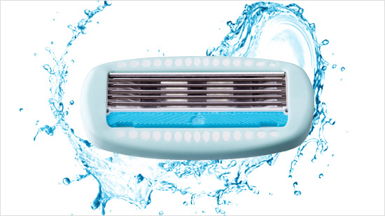 Wilkinson Hydro Silk épouse parfaitement les courbes féminines (aisselles, chevilles, genoux,...) grâce à ses 5 lames "curve-sensing", permettant ainsi un rasage précis et optimal...