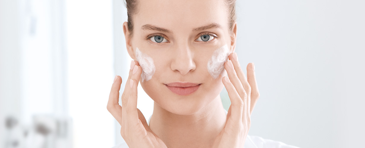 Eucerin DermoPure: Teljeskörű, hatékony megoldás a zsíros bőr és akné kezelésére.