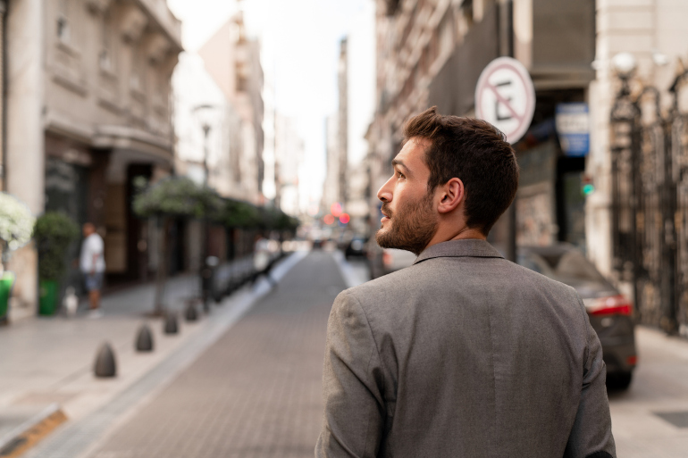 Mintaadás típusai: a Krio Intézetben és otthon