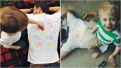 Bimbi che giocano con le macchinine sulla T-shirt di Bky Kid