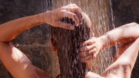 unwashed lavarsi meno per salvare l'ambiente