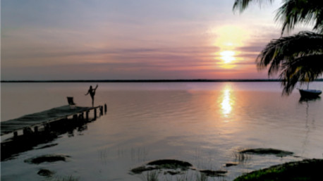 Foto fatta con ISO 800 (non troppo alto altrimenti avrebbe perso la magia dell'alba e i colori sarebbero stati sbiaditi), tempo di esposizione 1/100, valori della Scala Kelvin (WB) verso il freddo. 