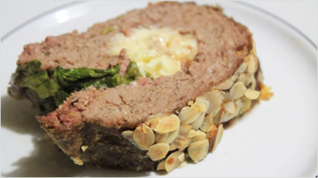 Polpettone ripieno in crosta di mandorle di Chiara Maci