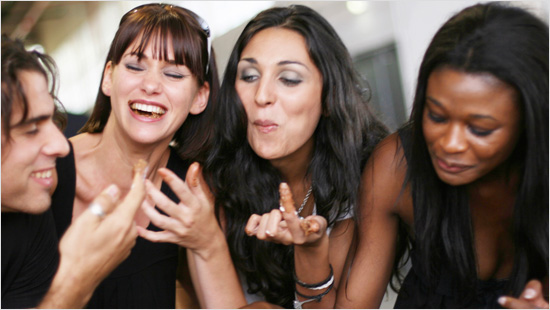 Insieme vogliamo informarci sul Cioccolato Loacker e farlo conoscere ad amici e conoscenti. Pronti a saltare in un mondo di cioccolato? ;-)