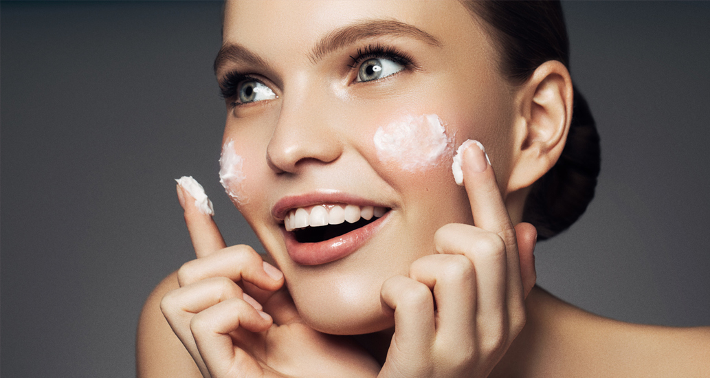 …che rispondono a qualsiasi esigenza della pelle: dalla perdita di elasticità e dalle  prime rughe fino alle irregolarità e alla mancanza di compattezza. 