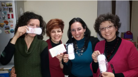 trnder maruzzella organizza un pranzo con le amiche per distribuire i campioni di Lights by TENA