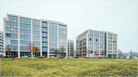 Con la sua sede a Berlino, Zalando è il più  grande negozio di moda online d’Europa, presente in 15 paesi Europei a soli 7 anni dalla sua fondazione.