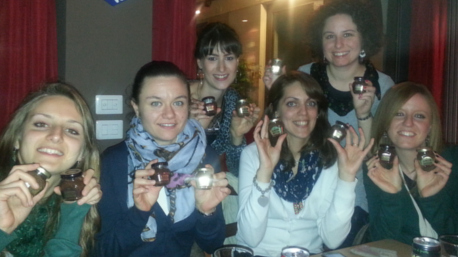 La felicità delle amiche di trnder Farfalla15 dopo aver ricevuto le mini-taglie!