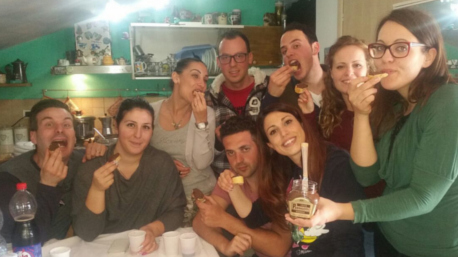 trnder dolcecele condivide un goloso momento con gli amici e le Creme Pernigotti.