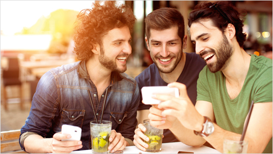 Insieme vogliamo conoscere lo shampoo Clear, facendolo conoscere ad amici e conoscenti. Pronti per capelli più sani e belli? Via!