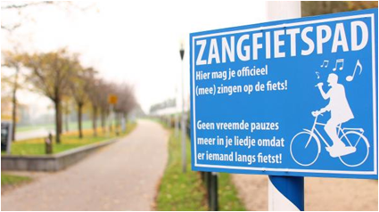 Zingen-op-de-fiets-zonder-gene-png