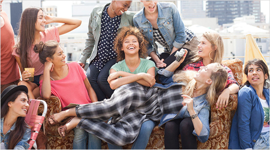 Met 4.000 meiden testen we het nieuwe maandverband met Roll.Press.Go van Libresse en wisselen we tips en ervaringen met onze vriendinnen en bekenden uit. Let’s Rock ‘n Roll.Press.Go!