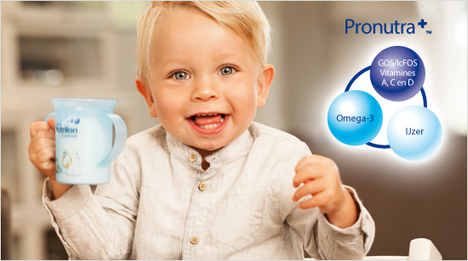 Nutrilon Dreumesmelk is speciaal afgestemd op de specifieke behoeftes van peuters en bevat extra ijzer, vitamines A, C en D en omega-3-vetzuren die zij in deze fase nodig hebben.