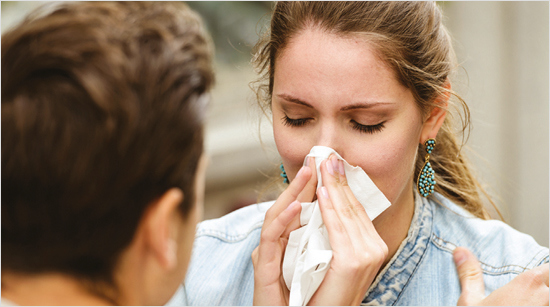 …om jou en je vrienden te helpen. Bijvoorbeeld wanneer ze last hebben van een flinke verkoudheid, een traantje weg moeten pinken of per ongeluk hun koffie morsen. De verpakkingen van de Tempo Tissue Box en de Tempo Regular tissues zijn verkrijgbaar in…