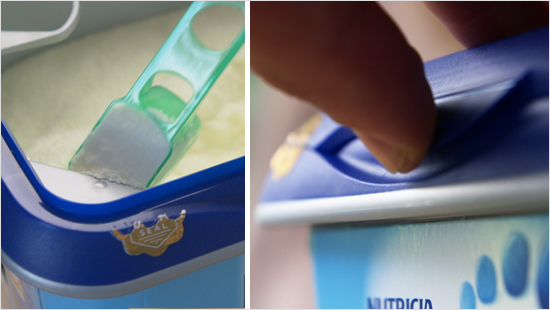 ... praktisch door de (her)sluitbare deksel en afstrijkhoekjes, zowel links als rechts. Daarbij is de compacte verpakking makkelijk mee te nemen en op te bergen. Alle producten...