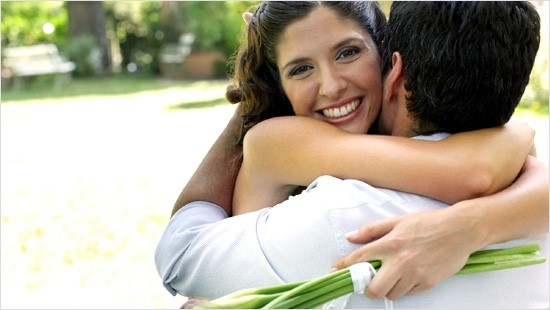 Technologia Freshlock zastosowana w kapsułkach Ariel 3 w 1 zapewnia ubraniom długotrwałą świeżość, nawet do 12 h.